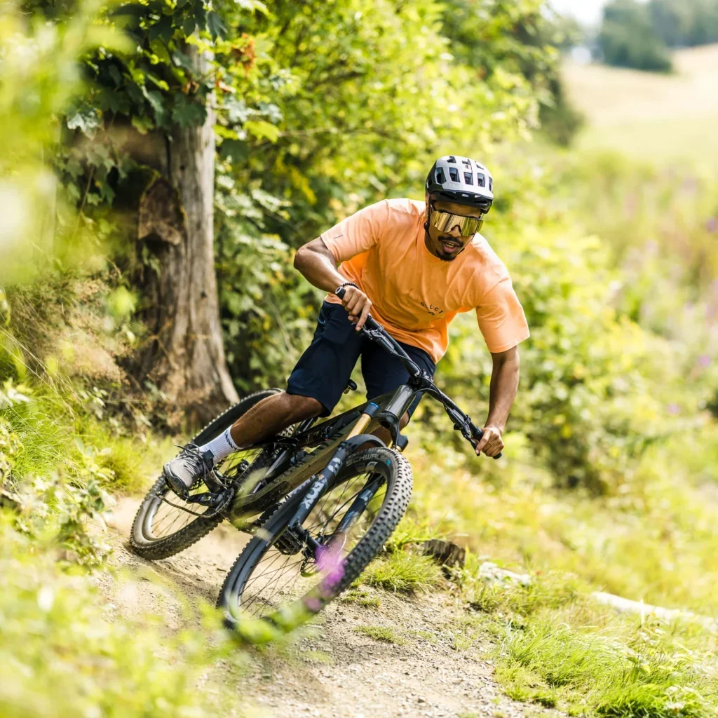 2025_TOP-1_neuron_5_4003_M118_P08_handling-1024x1024